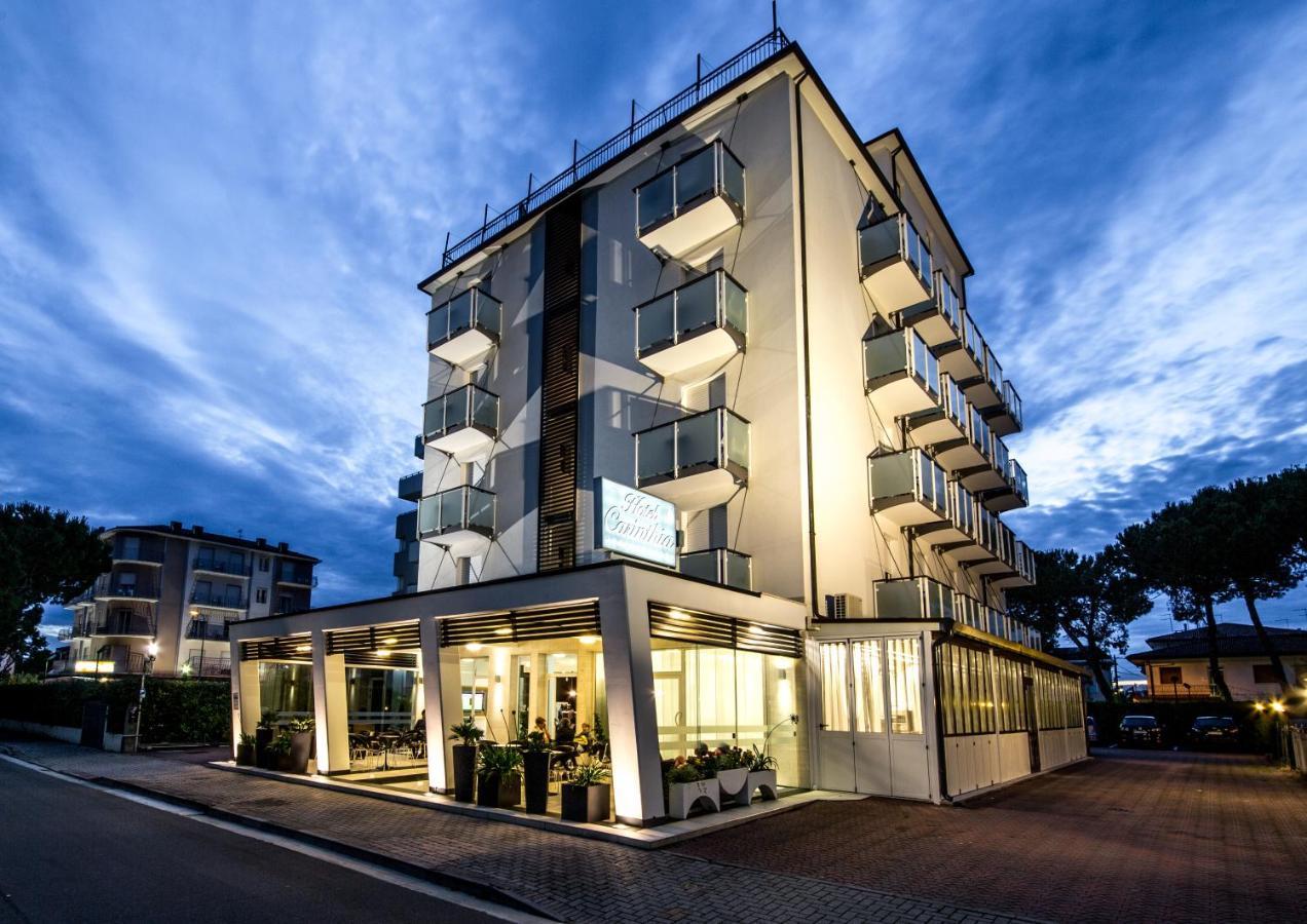 Hotel & Aparthotel Carinthia S ลิโดดิเยโซโล ภายนอก รูปภาพ