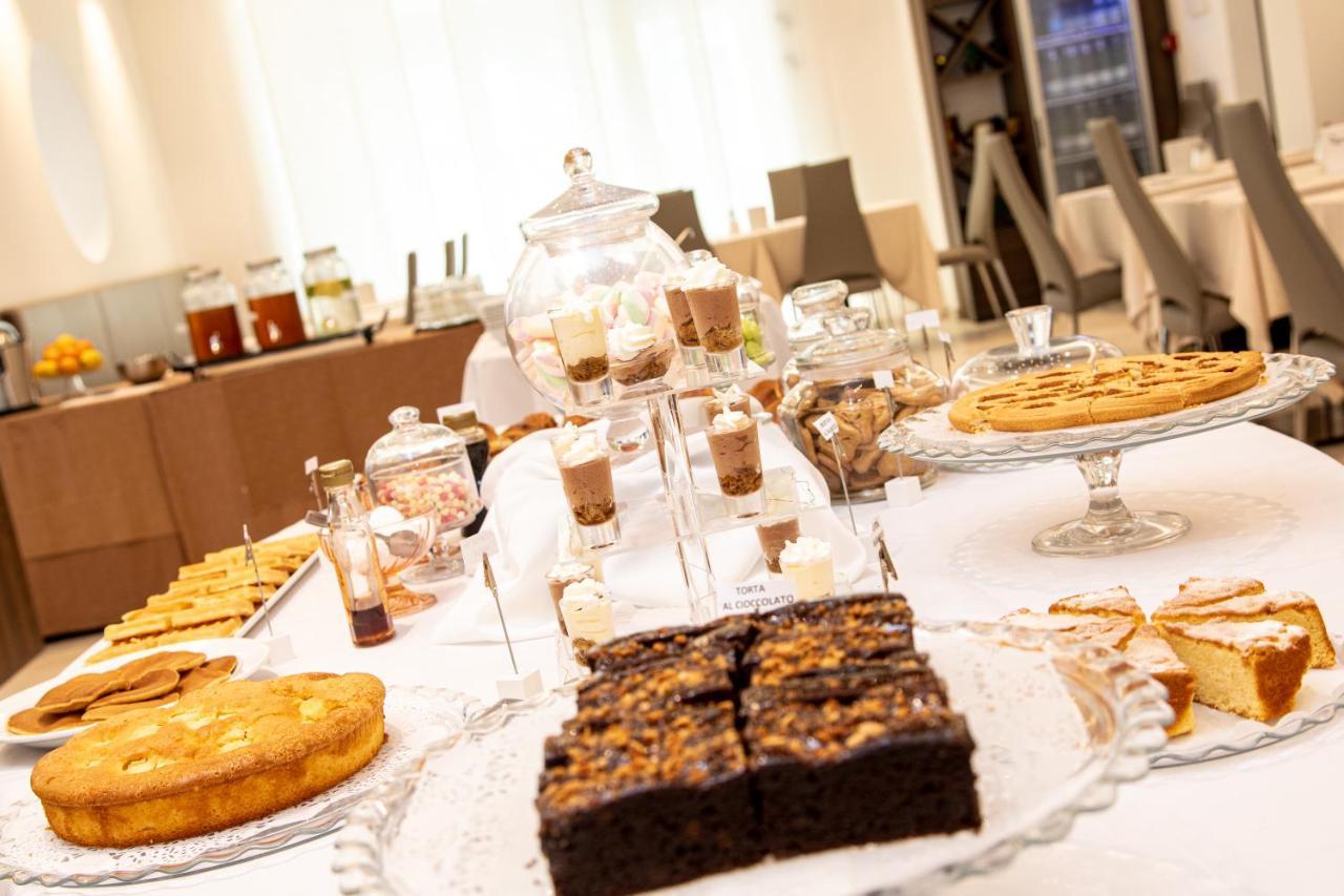 Hotel & Aparthotel Carinthia S ลิโดดิเยโซโล ภายนอก รูปภาพ