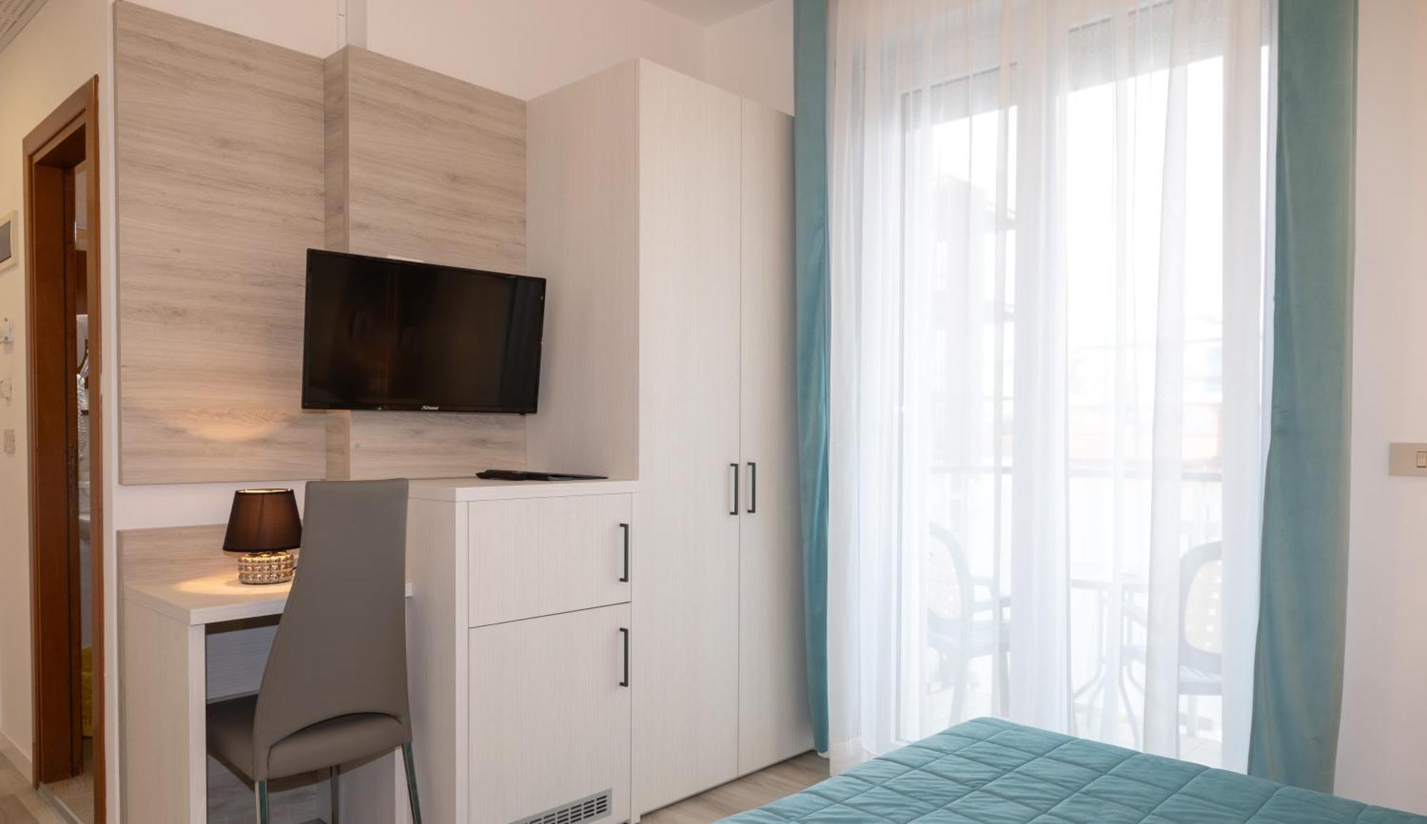 Hotel & Aparthotel Carinthia S ลิโดดิเยโซโล ภายนอก รูปภาพ