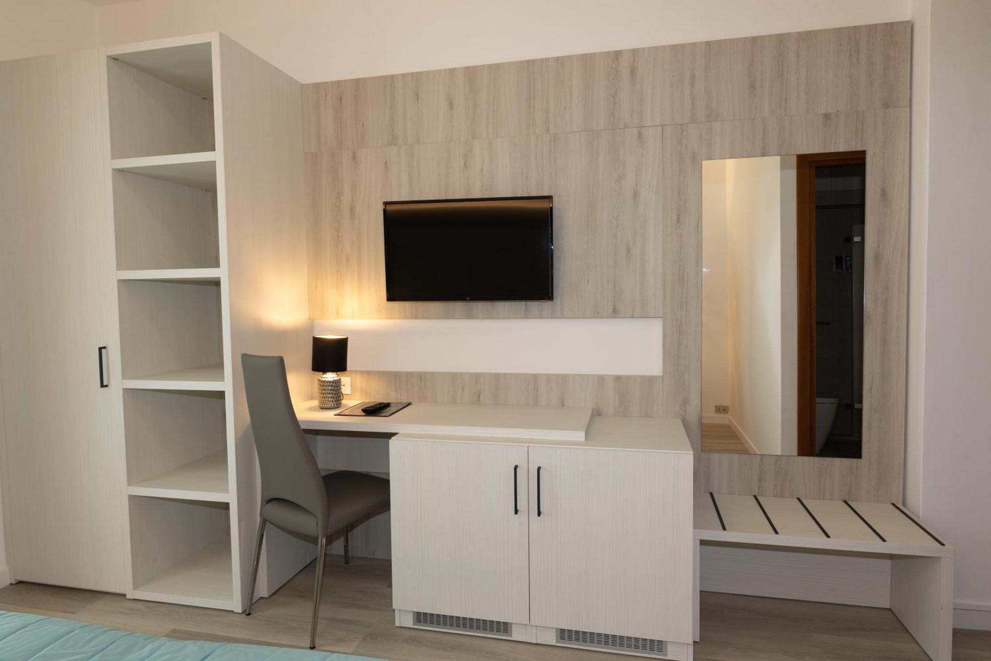 Hotel & Aparthotel Carinthia S ลิโดดิเยโซโล ภายนอก รูปภาพ