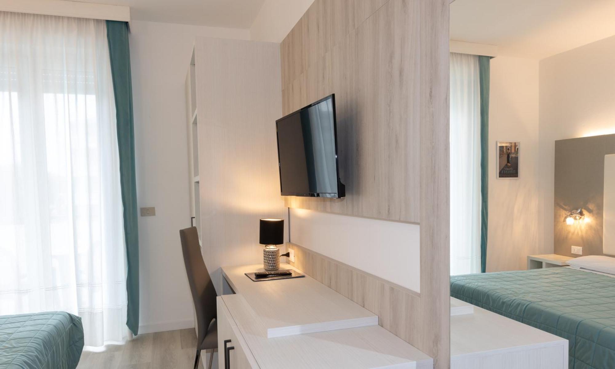 Hotel & Aparthotel Carinthia S ลิโดดิเยโซโล ภายนอก รูปภาพ